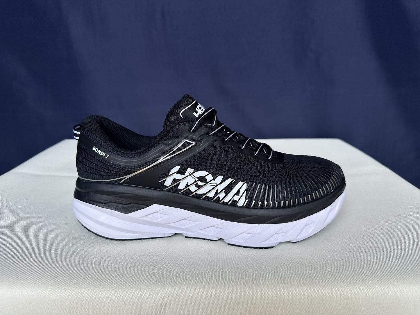 Size 9- Hoka Men Bondi 7 Black White Trainer Shoes Sneakers