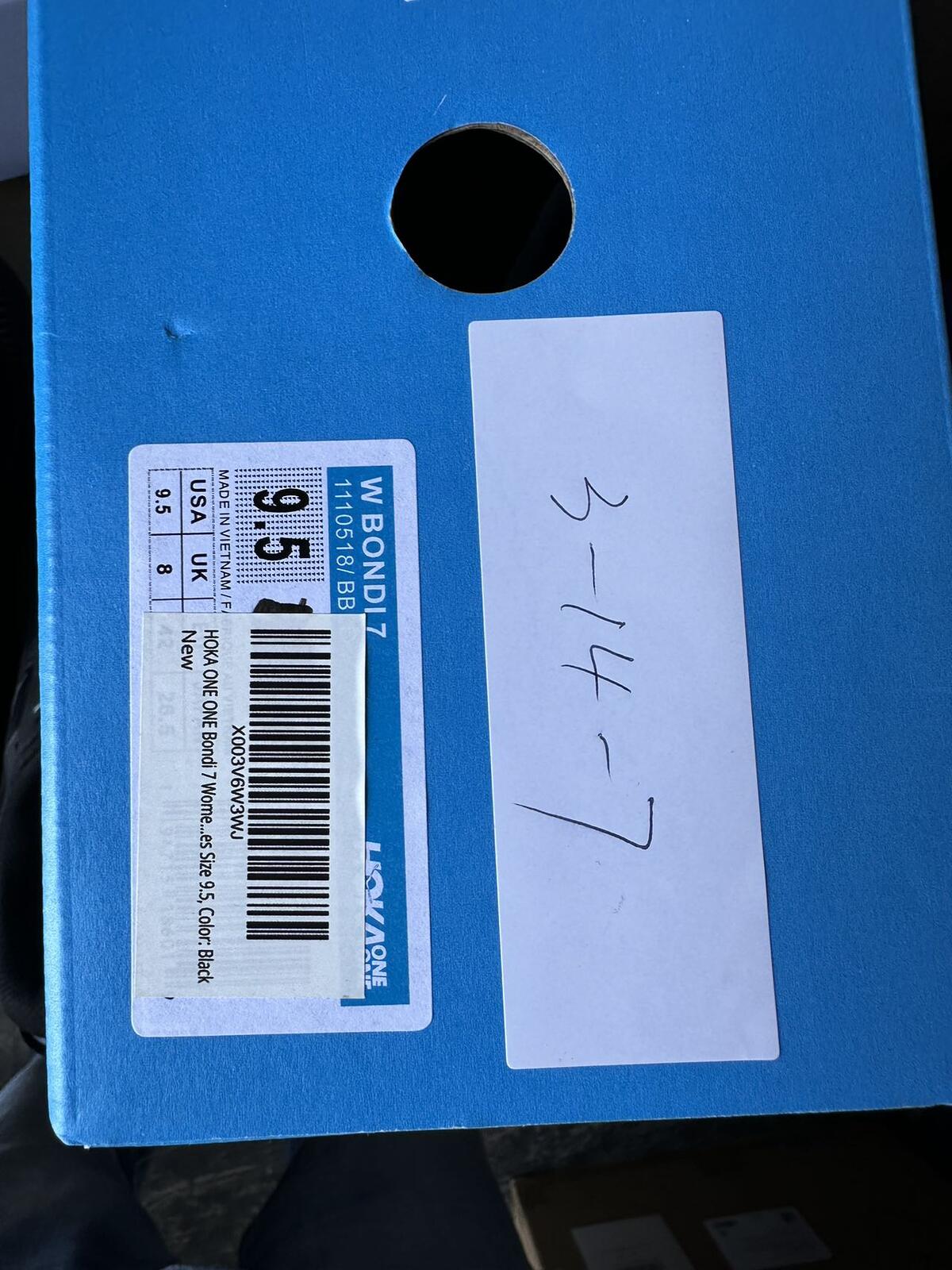 Size 9.5- Hoka Women Bondi 7 Black Black Running Shoes Sneakers