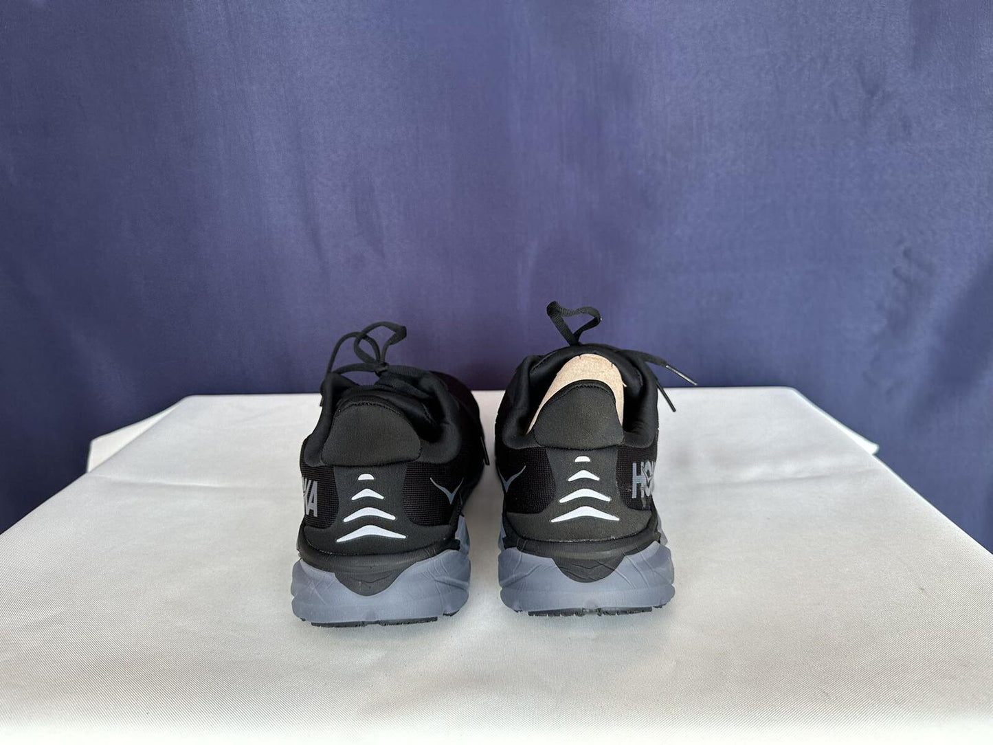 Size 10.5D Men Black Sneakers
