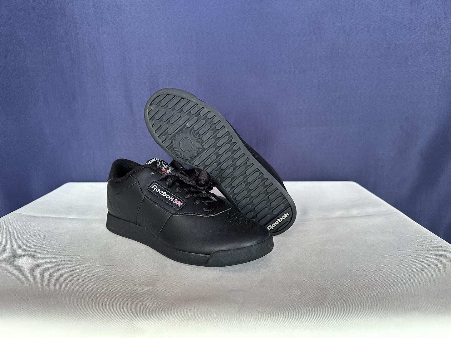 Size 7 - Women reebok Shoes
