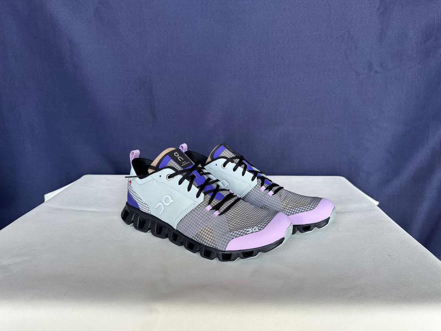 Size 10.5 - On Running Women Surf Vapor Cloud X Shift Sneakers