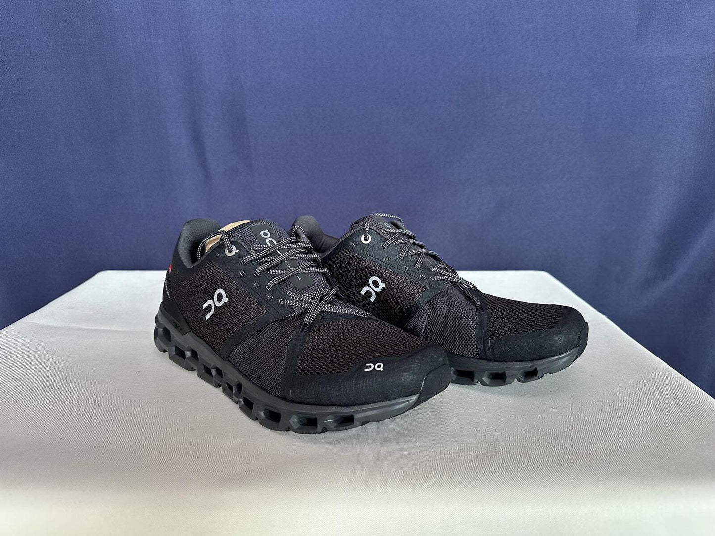 Size 9.5 - On Running Mens Cloudstratus Black Shadow Trainer Sneakers Shoes