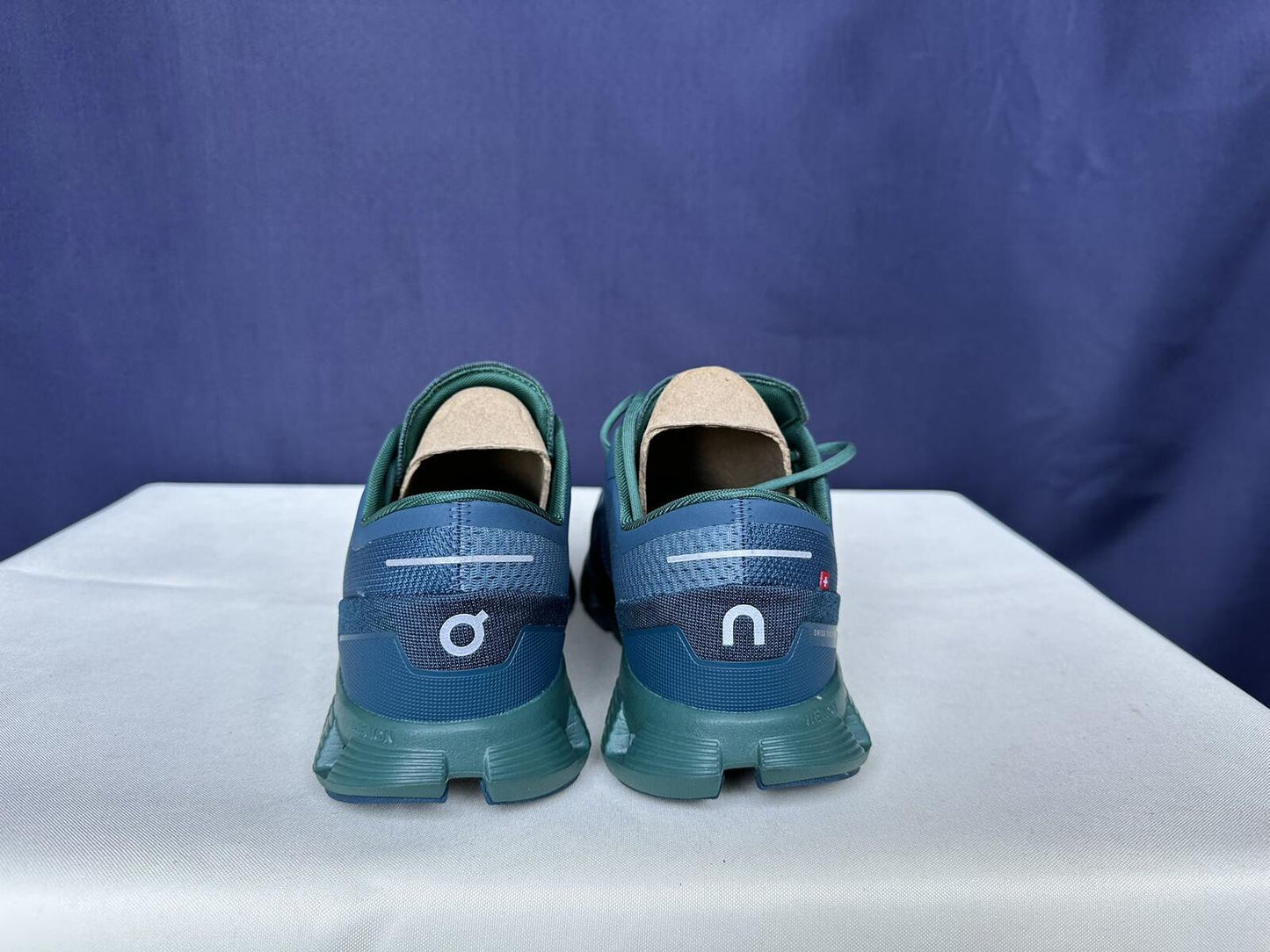 Size 11.5- On Running Men Green Trainer Running Shoes Sneakers