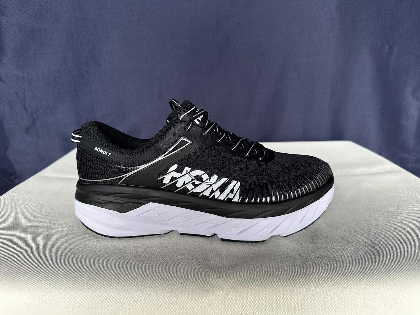 Size 9- Hoka Men Bondi 7 Black White Trainer Shoes Sneakers