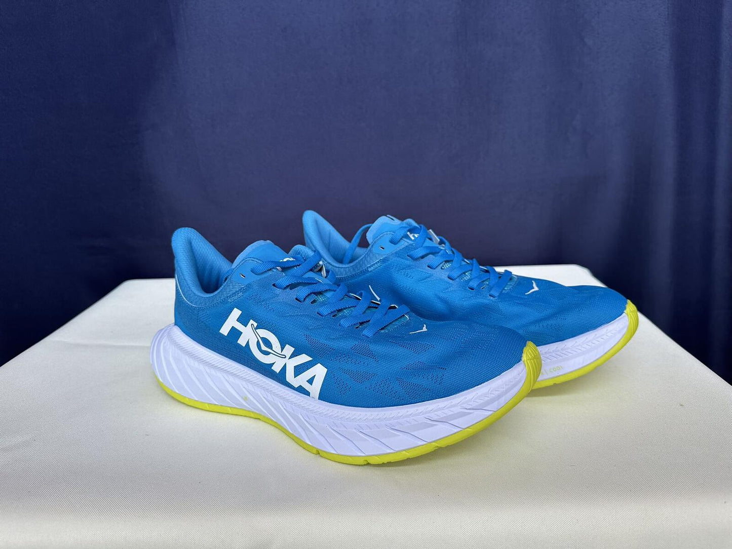 Size 9D - Hoka Men Carbon X 2 Blue Flower/Luminary Green