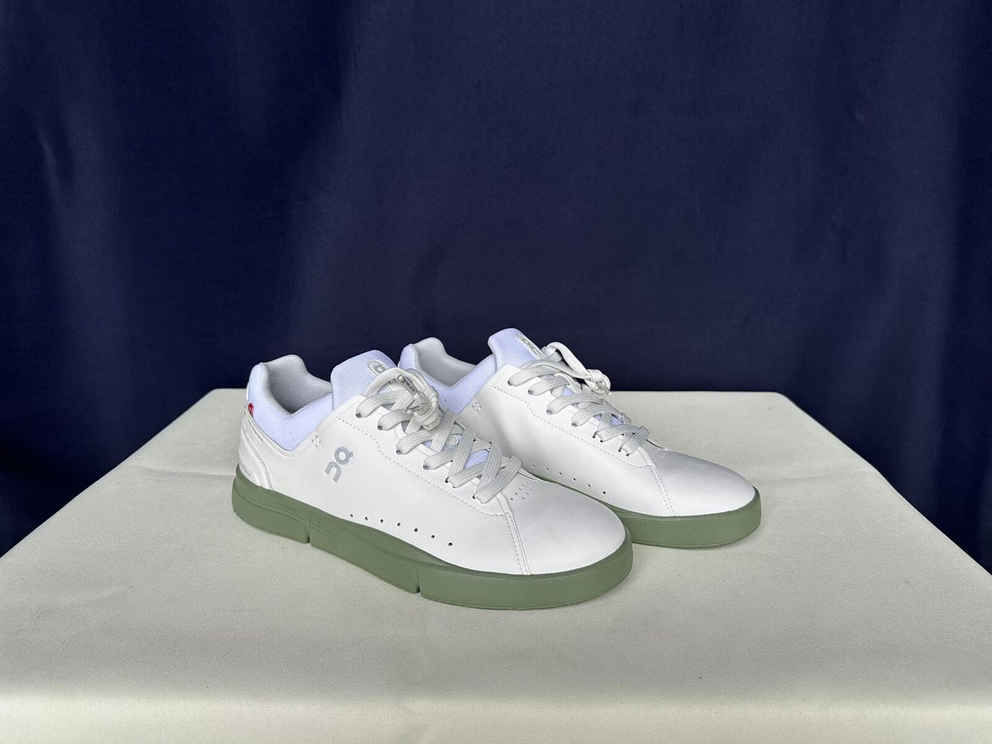 Size 9- On Running Mens The Roger Advantage White Reseda Trainer Sneakers Shoes