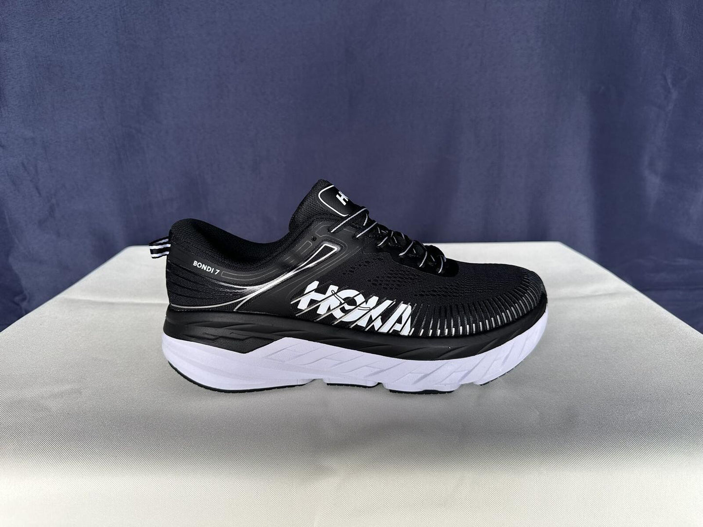Size 9- Hoka Men Bondi 7 Black White Trainer Shoes Sneakers