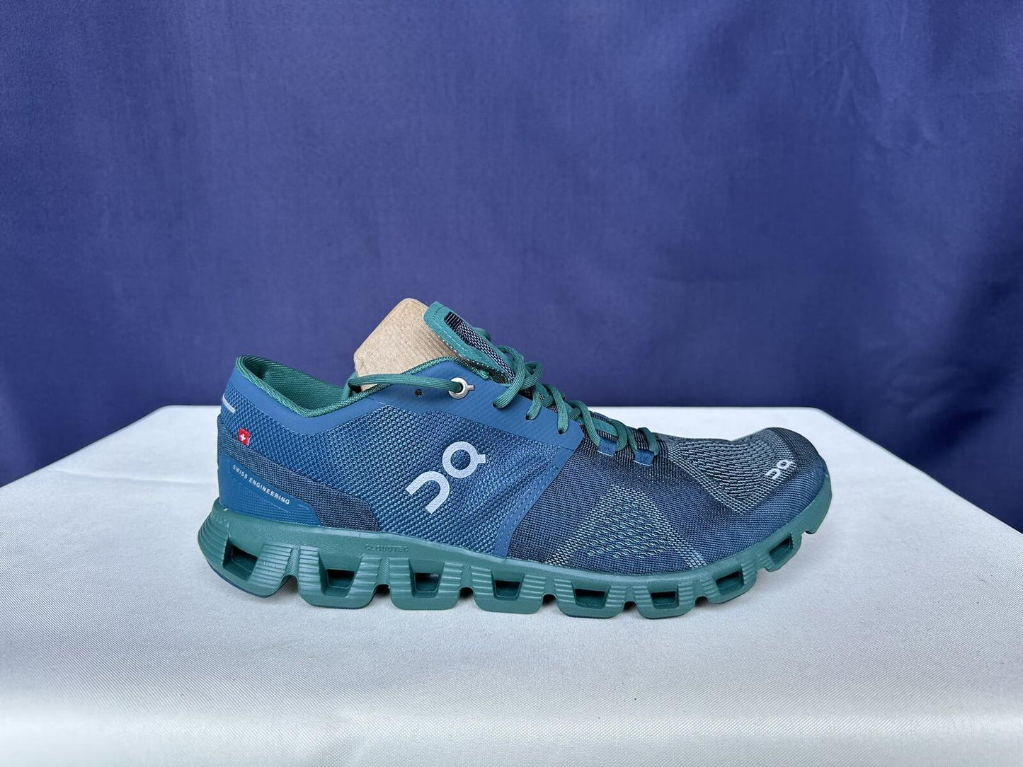 Size 11.5- On Running Men Green Trainer Running Shoes Sneakers