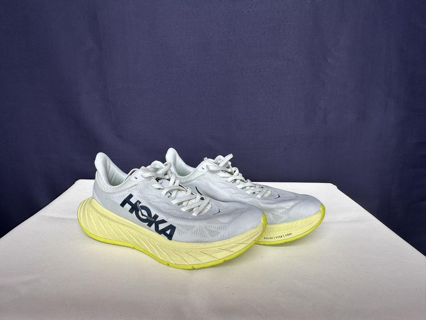 Size 9D- Hoka Men Carbon X 2 Blue Flower/Luminary Green