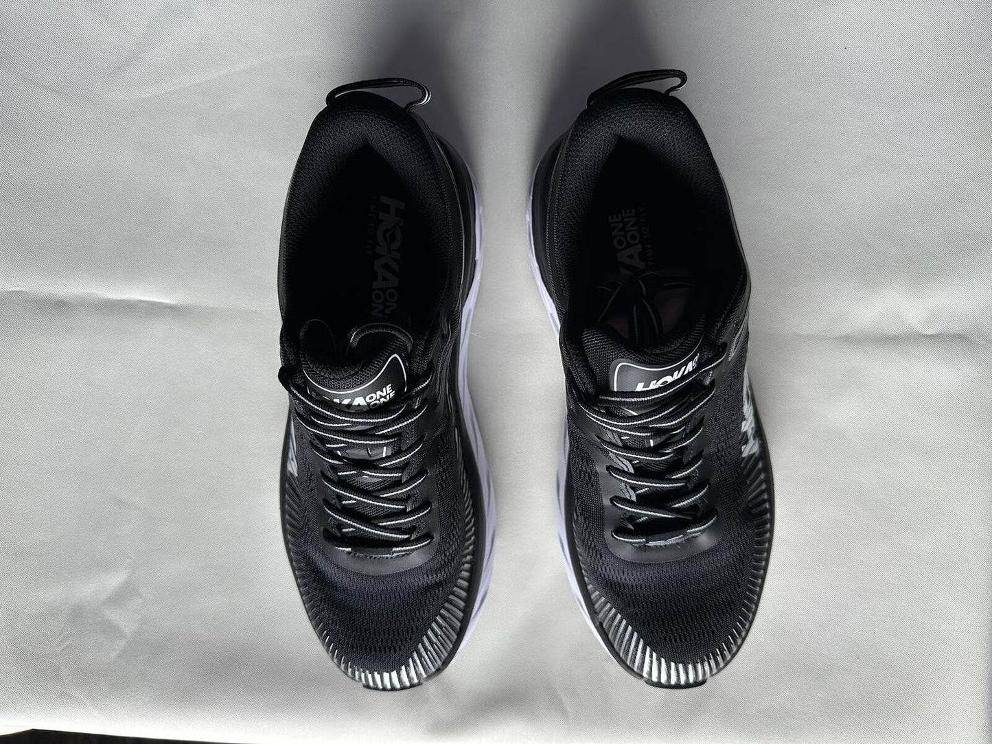 Size 9- Hoka Men Bondi 7 Black White Trainer Shoes Sneakers