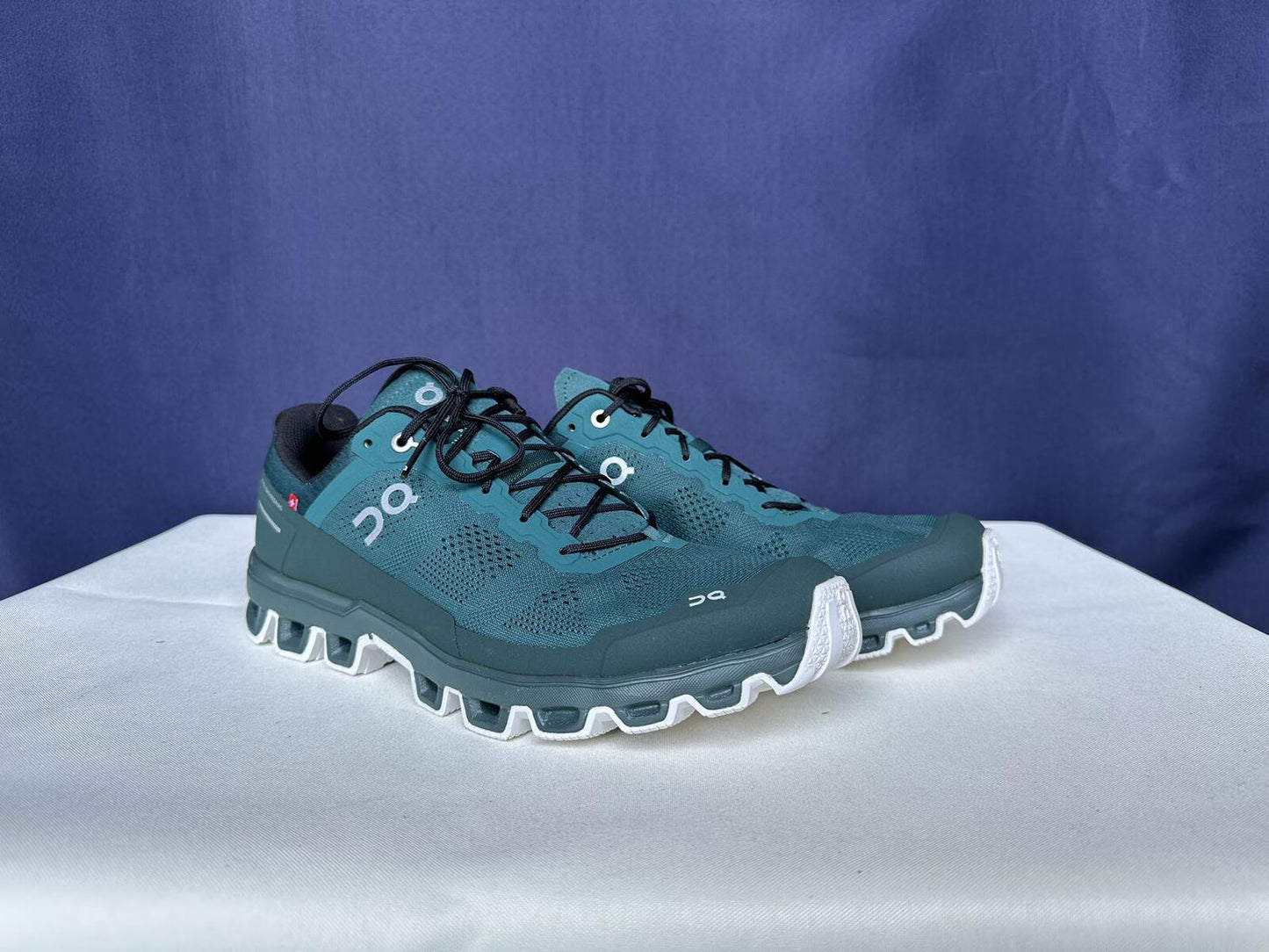 Size 10- On Running Men Green Trainer Running Shoes Sneakers