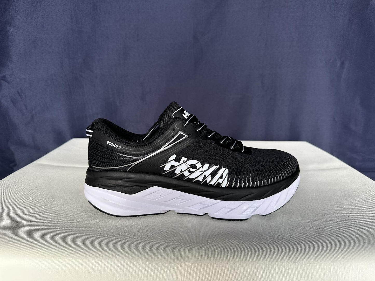 Size 9- Hoka Men Bondi 7 Black White Trainer Shoes Sneakers