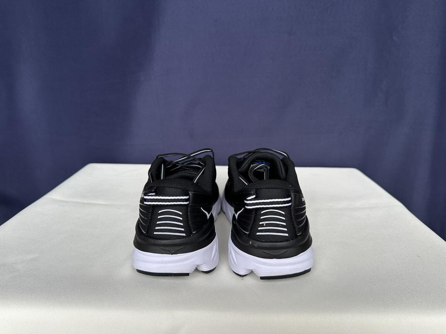 Size 8- Hoka Men Bondi 7 Black White Trainer Shoes Sneakers