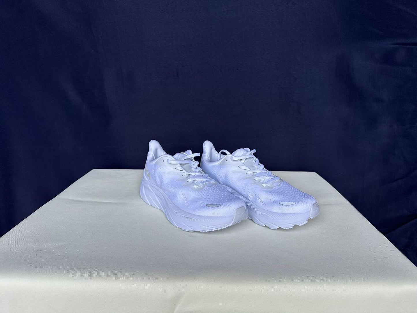 Size 8.5B- Hoka Women Clifton 8 White/White Run Sneakers Shoes