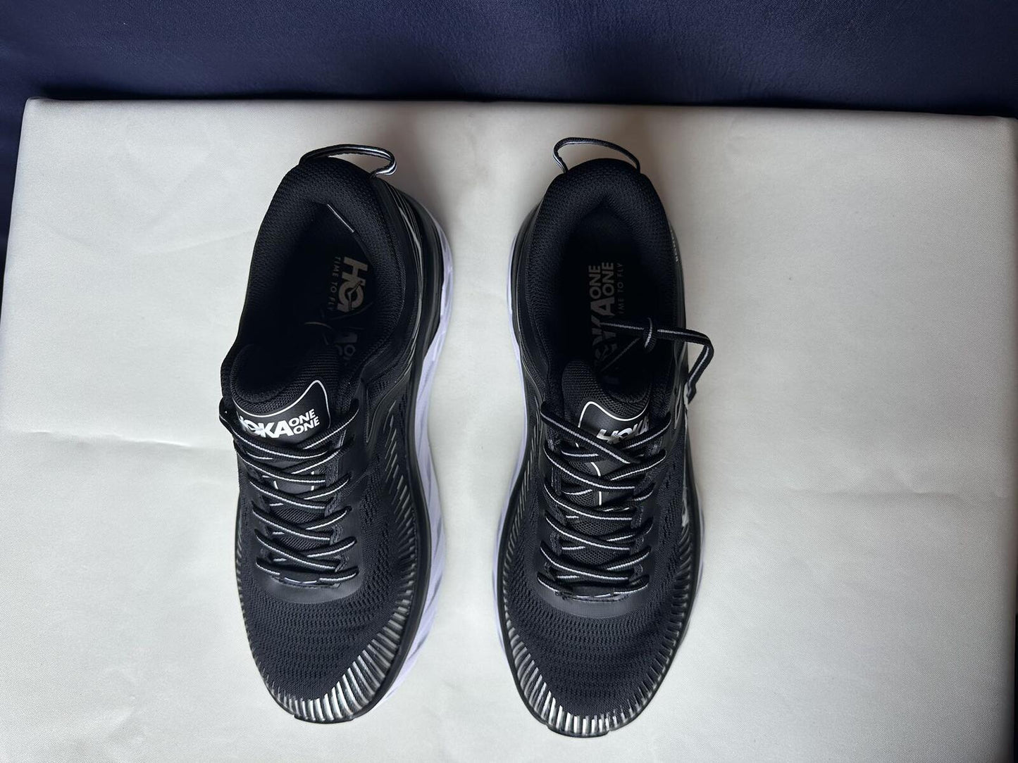 Size 9- Hoka Men Bondi 7 Black White Trainer Shoes Sneakers