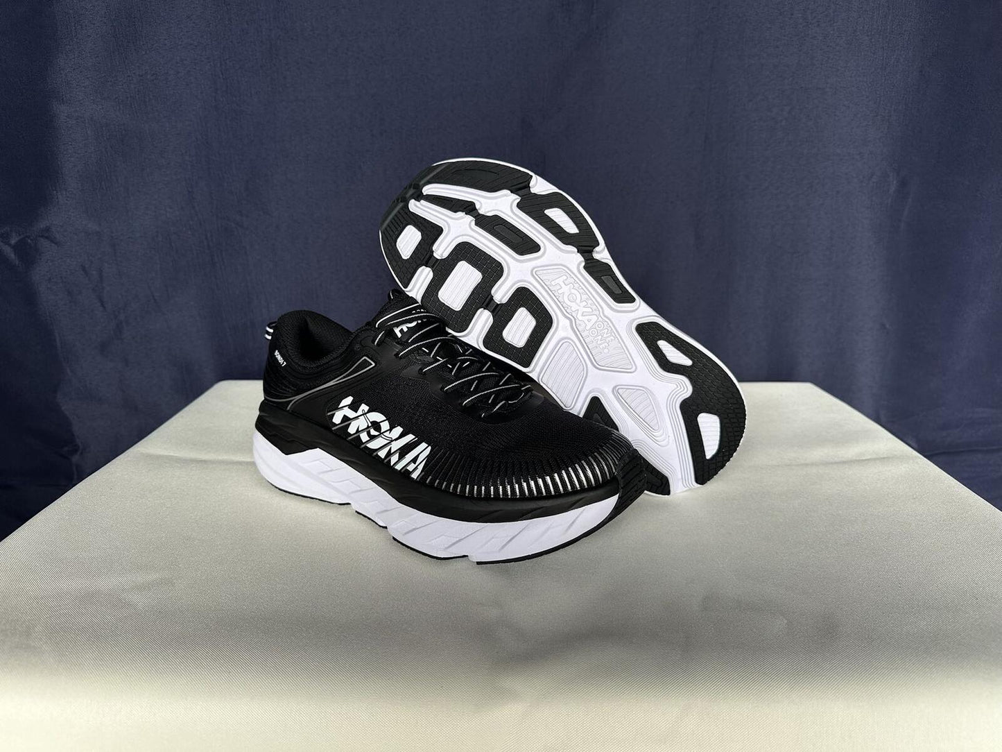 Size 9- Hoka Men Bondi 7 Black White Trainer Shoes Sneakers
