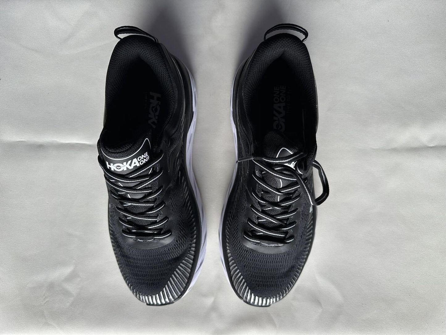 Size 9- Hoka Men Bondi 7 Black White Trainer Shoes Sneakers