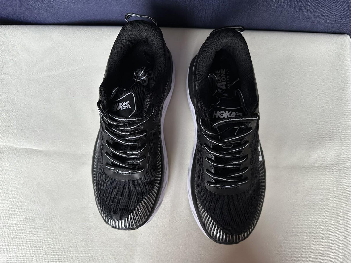 Size 8- Hoka Men Bondi 7 Black White Trainer Shoes Sneakers