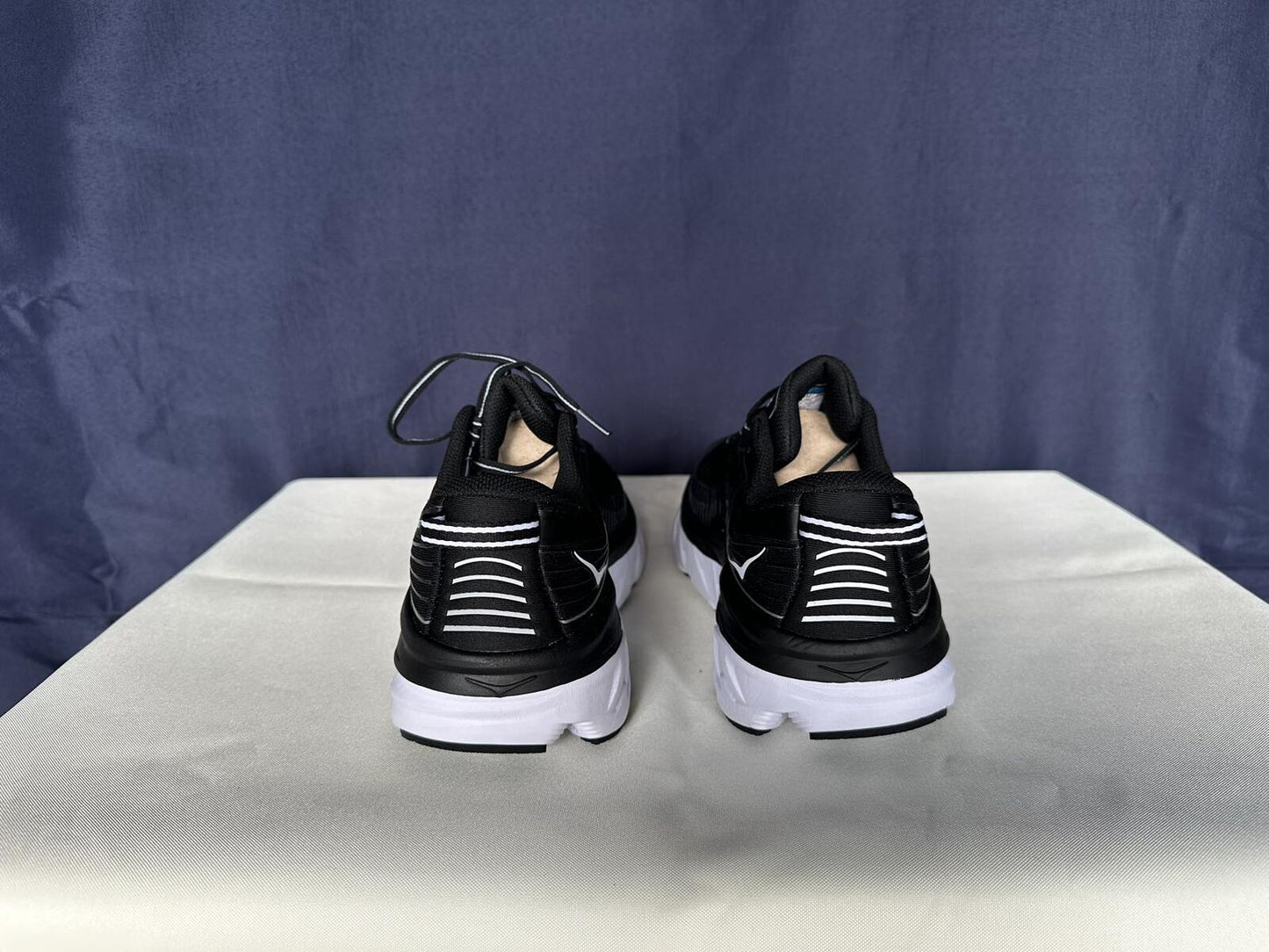Size 9- Hoka Men Bondi 7 Black White Trainer Shoes Sneakers
