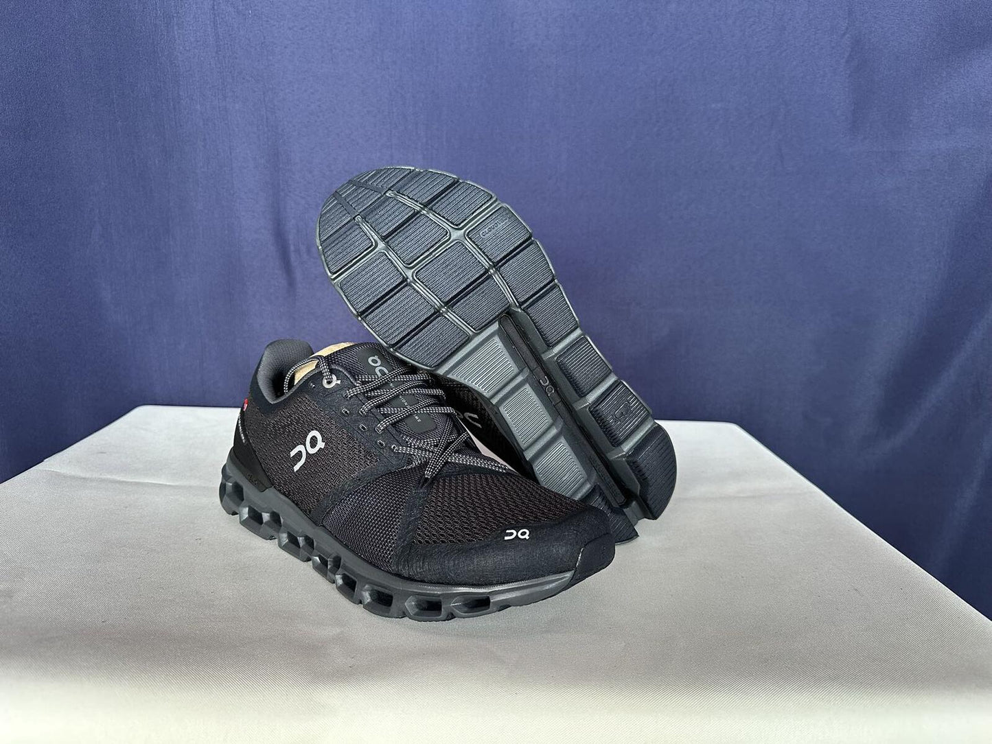 Size 9.5 - On Running Mens Cloudstratus Black Shadow Trainer Sneakers Shoes