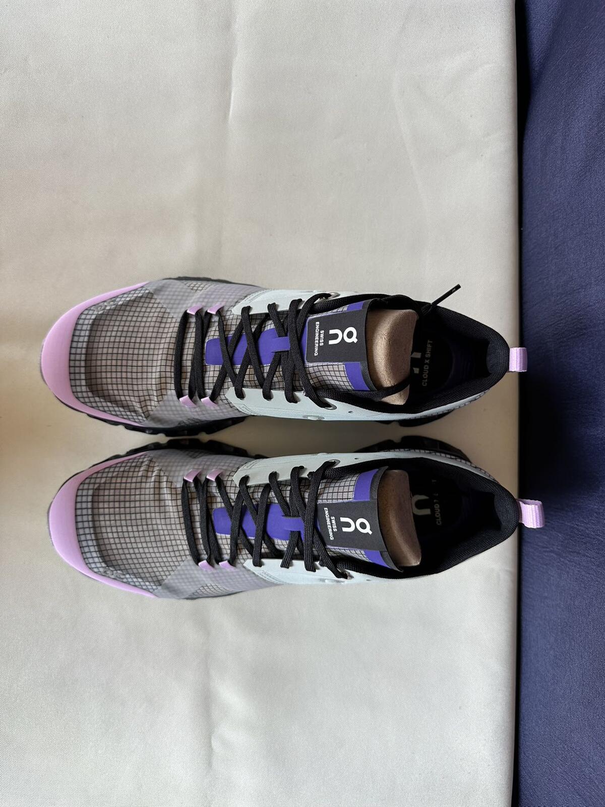 Size 10.5 - On Running Women Surf Vapor Cloud X Shift Sneakers