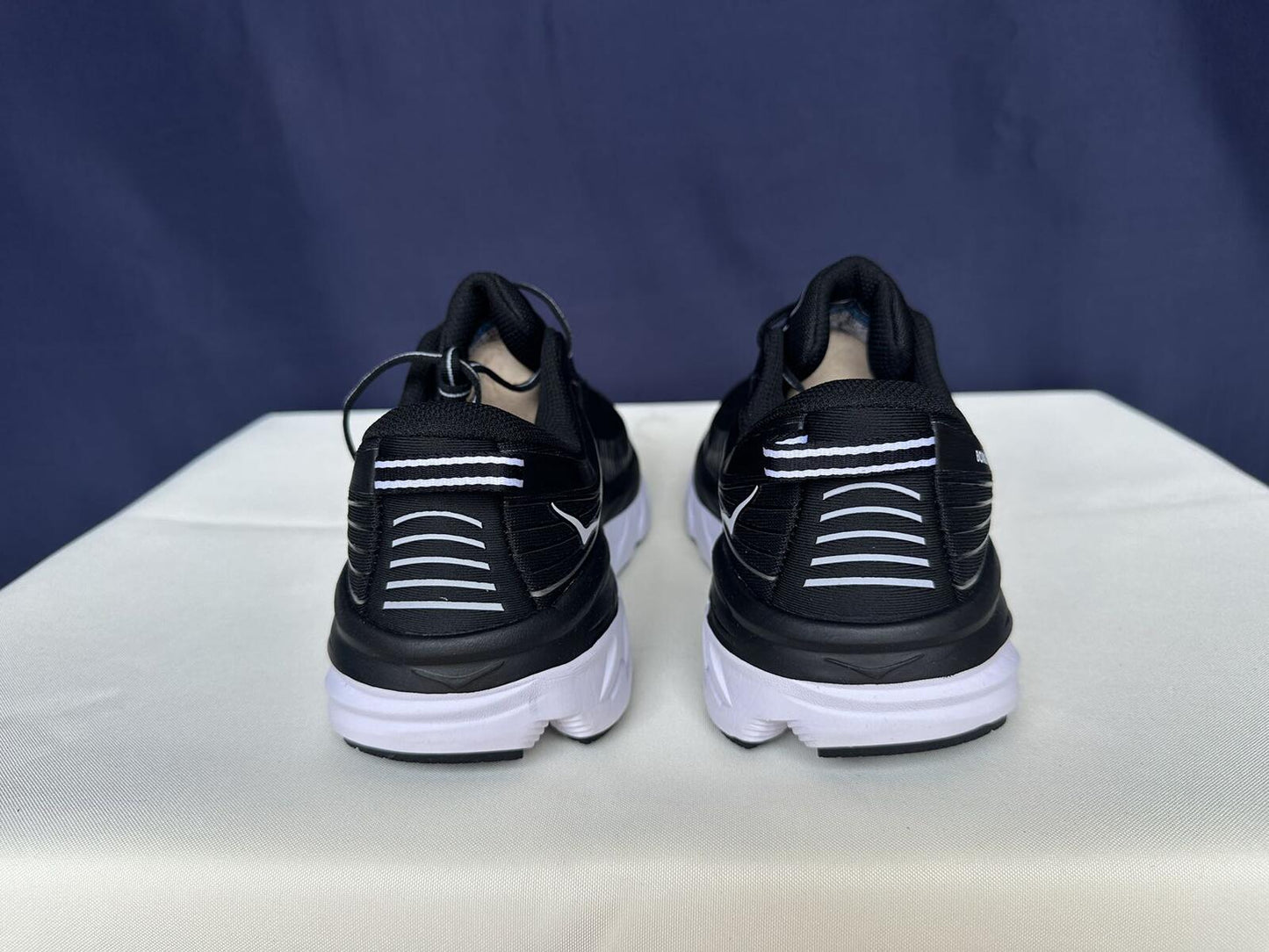 Size 9- Hoka Men Bondi 7 Black White Trainer Shoes Sneakers
