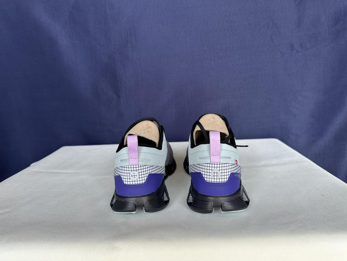 Size 10.5 - On Running Women Surf Vapor Cloud X Shift Sneakers