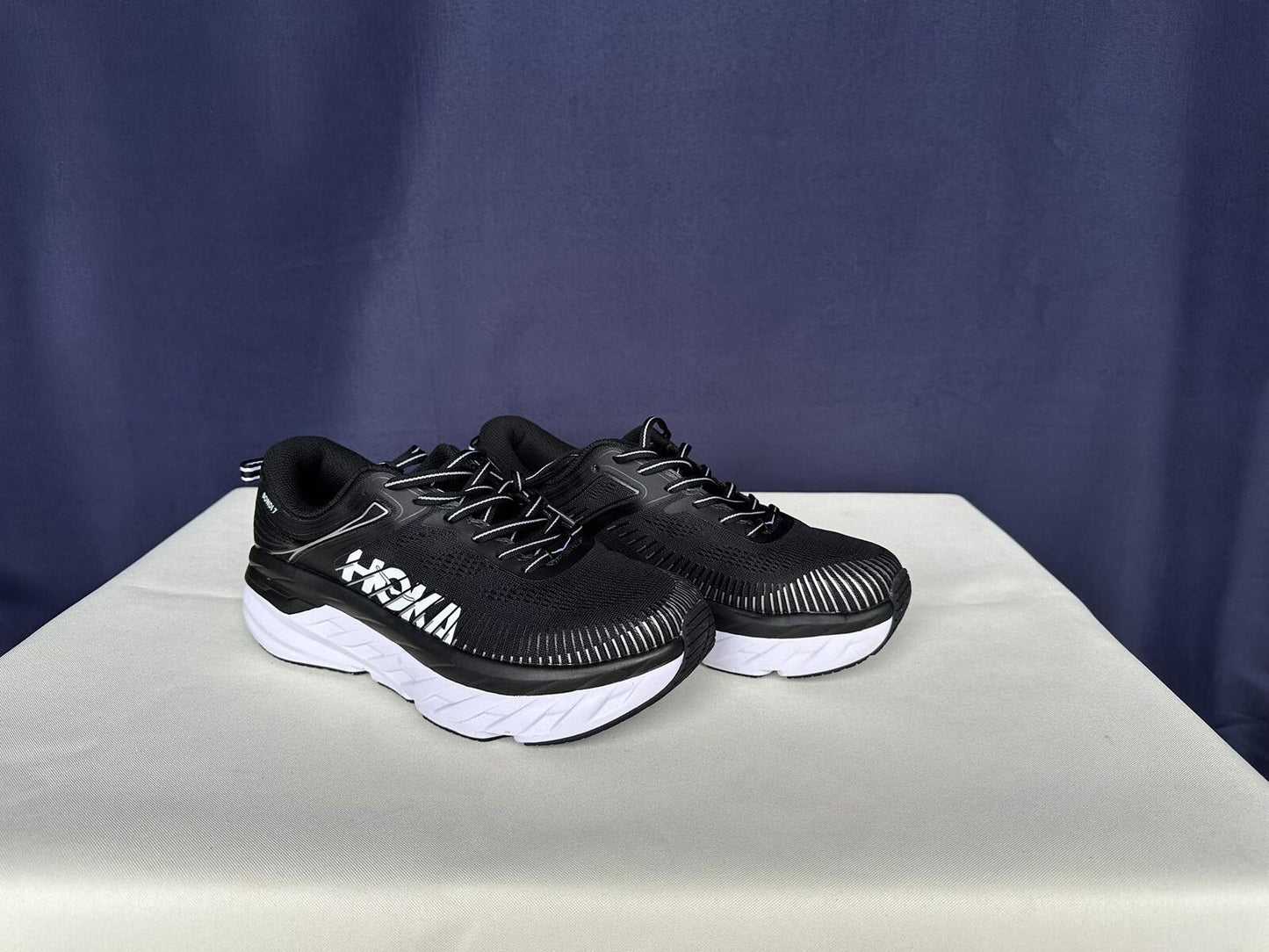 Size 8- Hoka Men Bondi 7 Black White Trainer Shoes Sneakers
