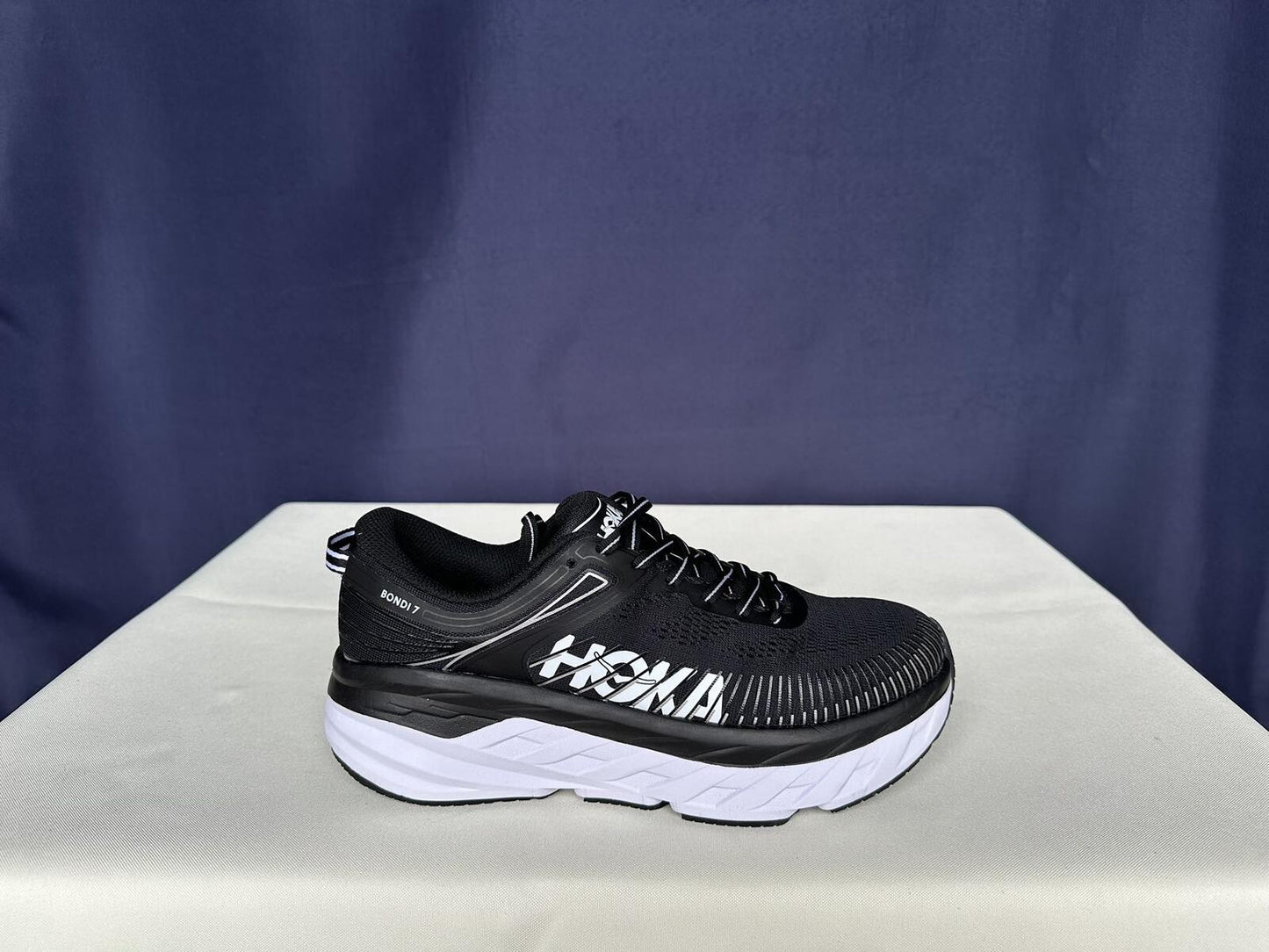 Size 8- Hoka Men Bondi 7 Black White Trainer Shoes Sneakers