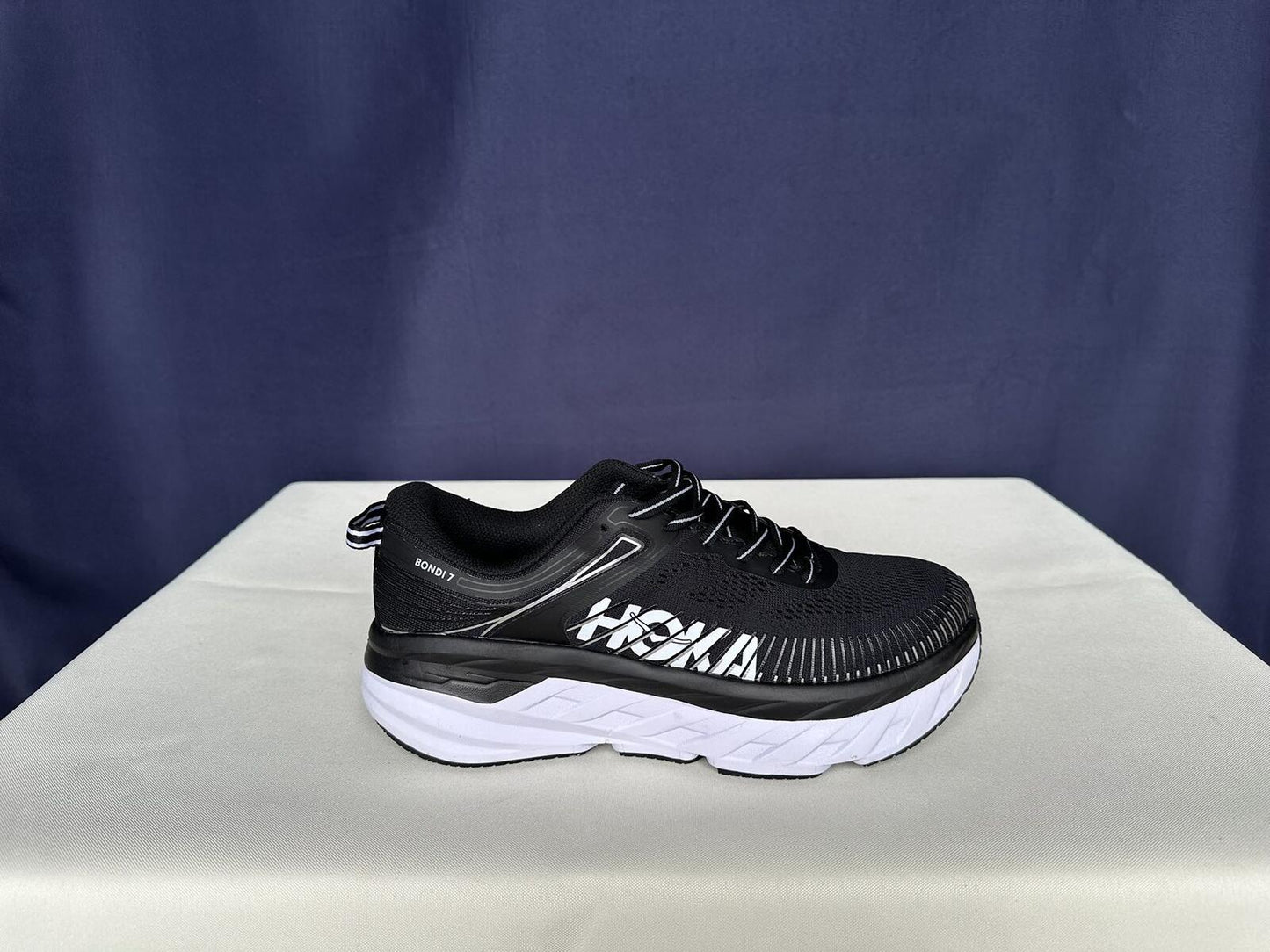 Size 8- Hoka Men Bondi 7 Black White Trainer Shoes Sneakers