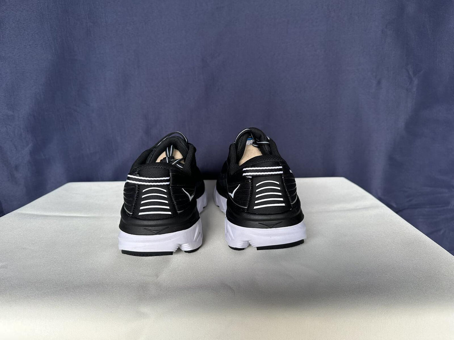 Size 9- Hoka Men Bondi 7 Black White Trainer Shoes Sneakers